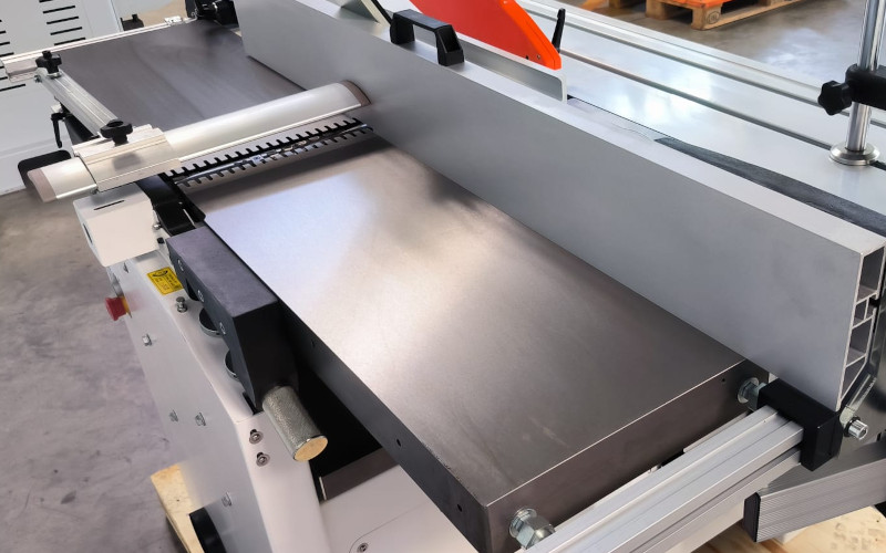 Kombinovaný dřevoobráběcí stroj pětioperace SICAR C300